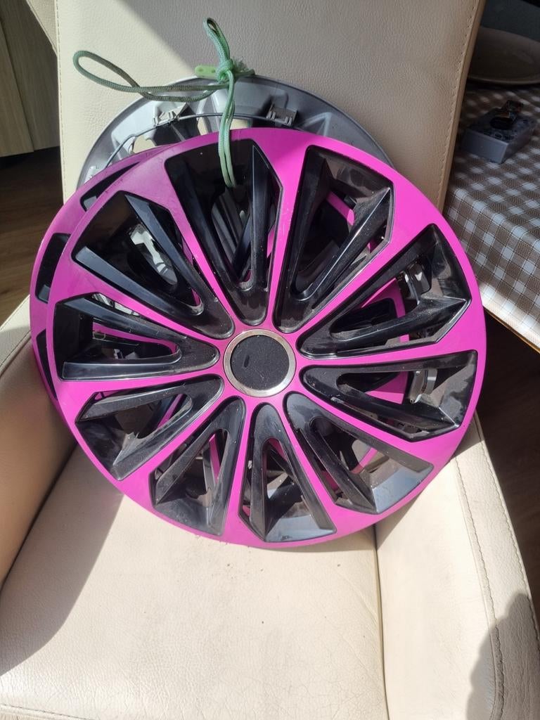 Roze wieldoppen 15 inch - Set van 4, Auto diversen, Wieldoppen, Gebruikt, Ophalen of Verzenden