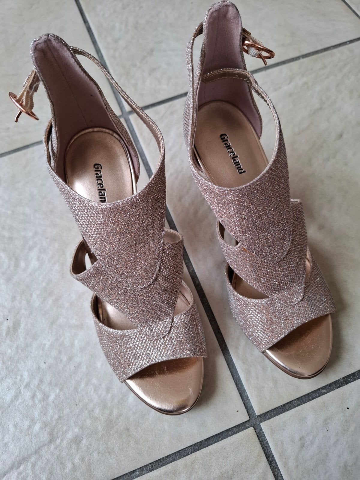 mooie roze glitter hoge hakken. MT 37, Kleding | Dames, Schoenen, Ophalen of Verzenden, Zo goed als nieuw, Roze
