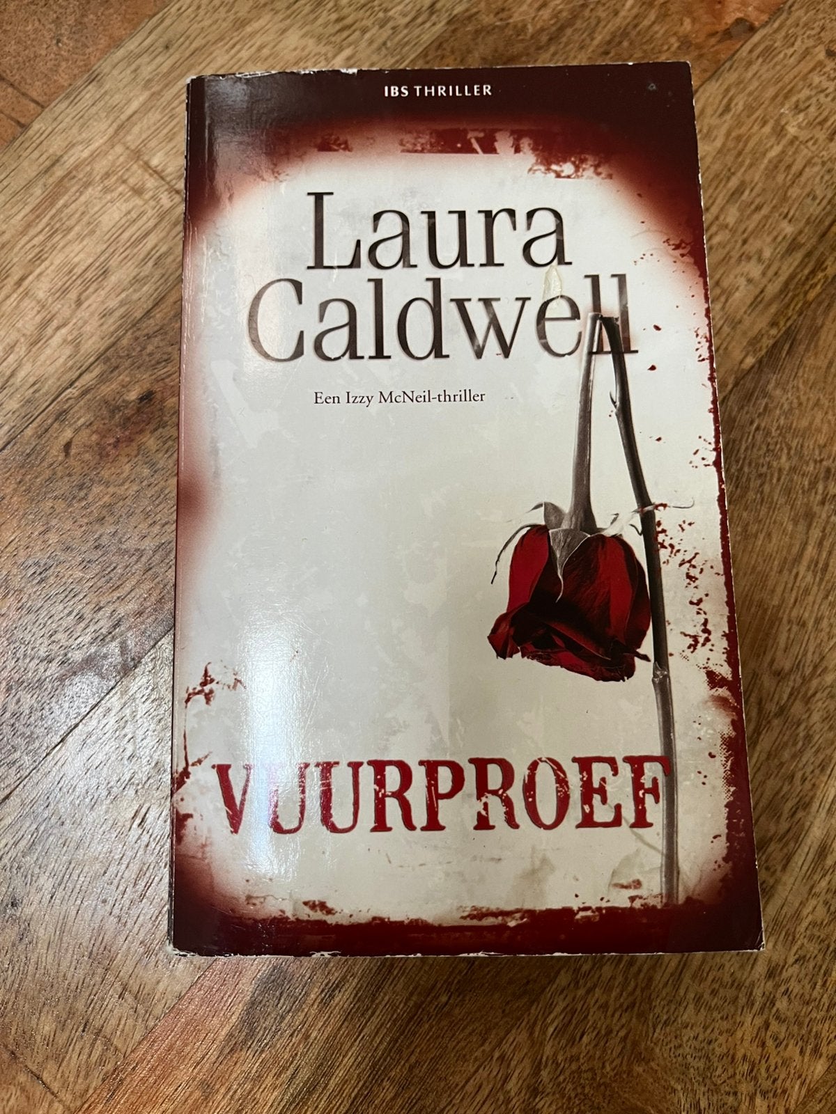 Laura Caldwell - Vuurproef, Ophalen of Verzenden, Zo goed als nieuw, Wereld overig