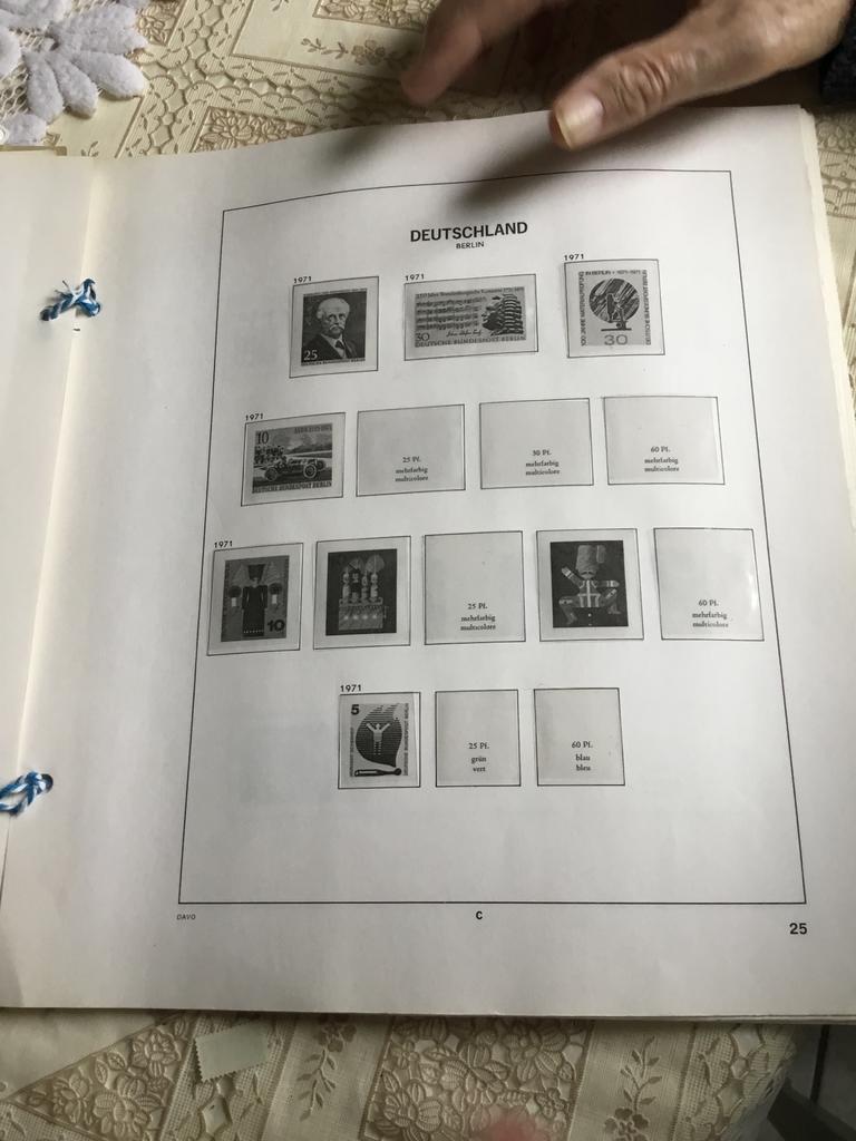 Bladen met venster Berlijn Compleet, Postzegels en Munten, Postzegels | Toebehoren, Ophalen of Verzenden