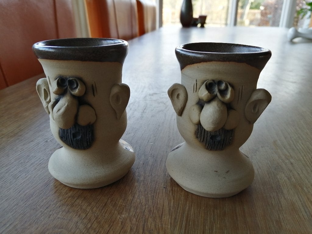Twee eierdoppen met trollengezicht van keramiek, Huis en Inrichting, Keuken | Servies, Overige merken, Keramiek, Overige typen