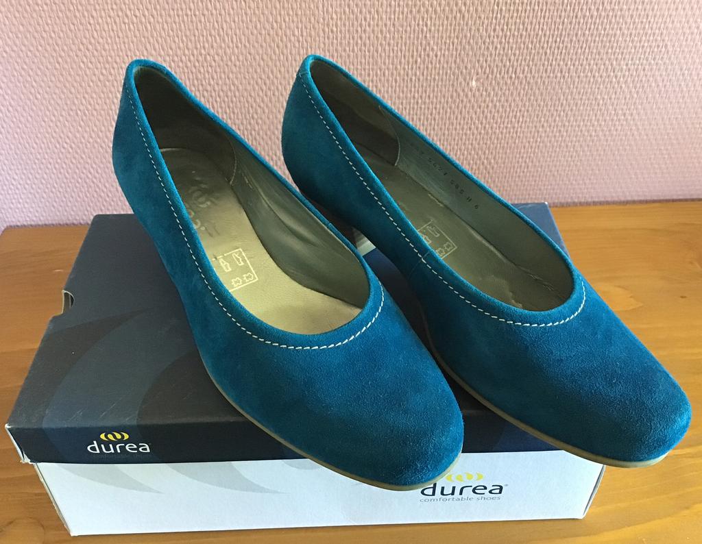 Durea pump maat 39 / 6 wijdte H, Pumps, Blauw, Ophalen of Verzenden, Zo goed als nieuw