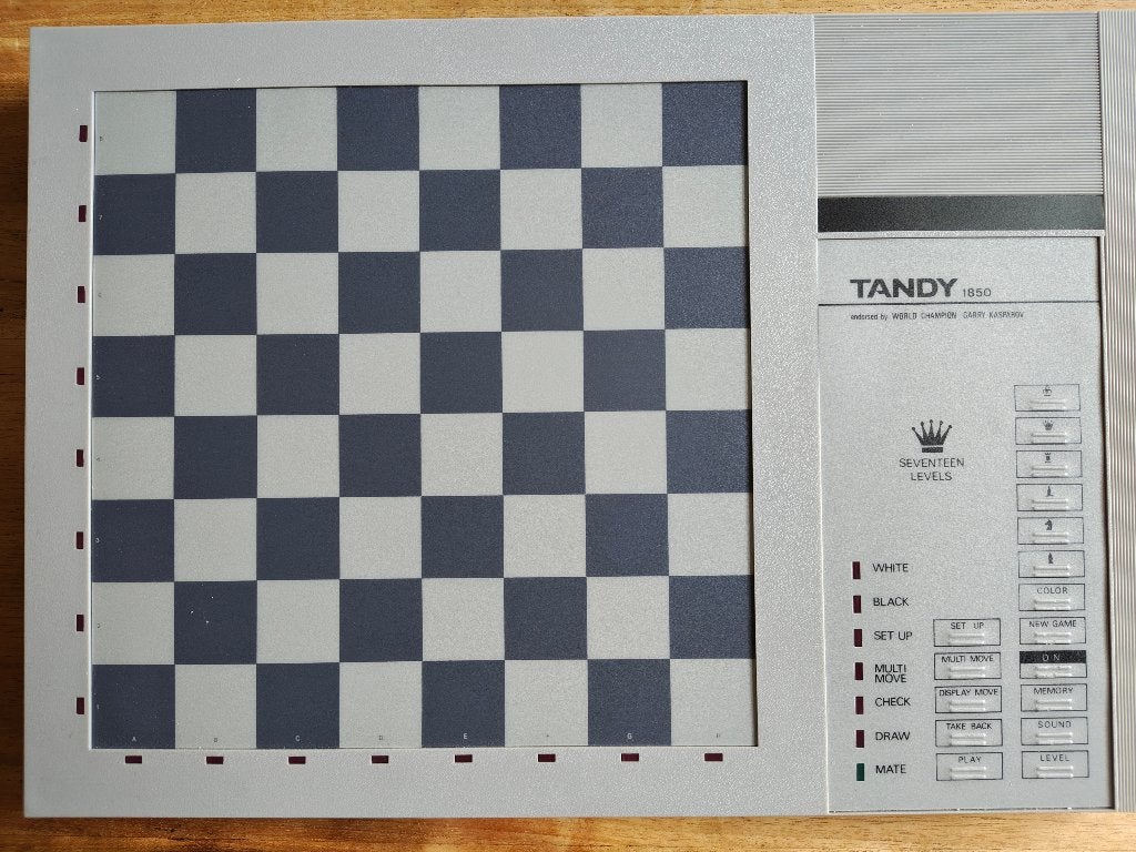 Tandy schaakcomputer 1850, Hobby en Vrije tijd, Ophalen of Verzenden, Minder dan 500 stukjes, Zo goed als nieuw, Schaken