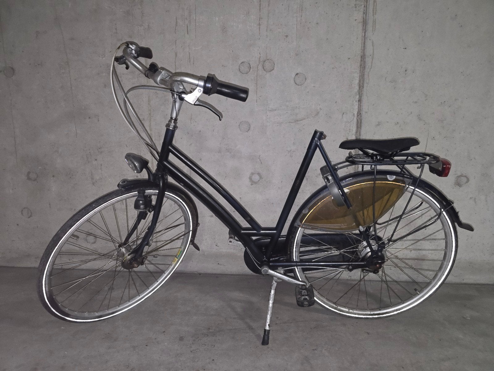 Damesfiets - Zadelstang en banden nakijken, Fietsen en Brommers, Ophalen
