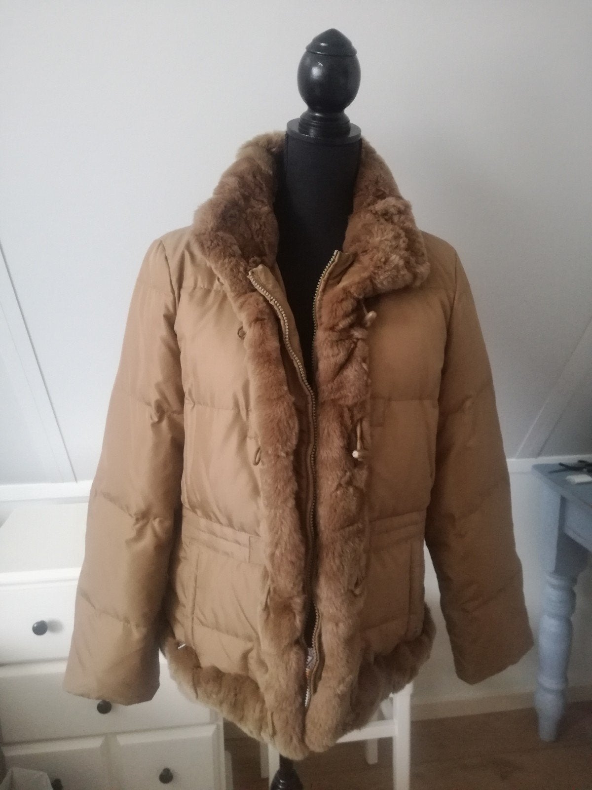 Max Mara Donzen Winterjas met Bont - Maat 40 L, Ophalen of Verzenden, Zo goed als nieuw, Maat 38/40 (M), Bruin