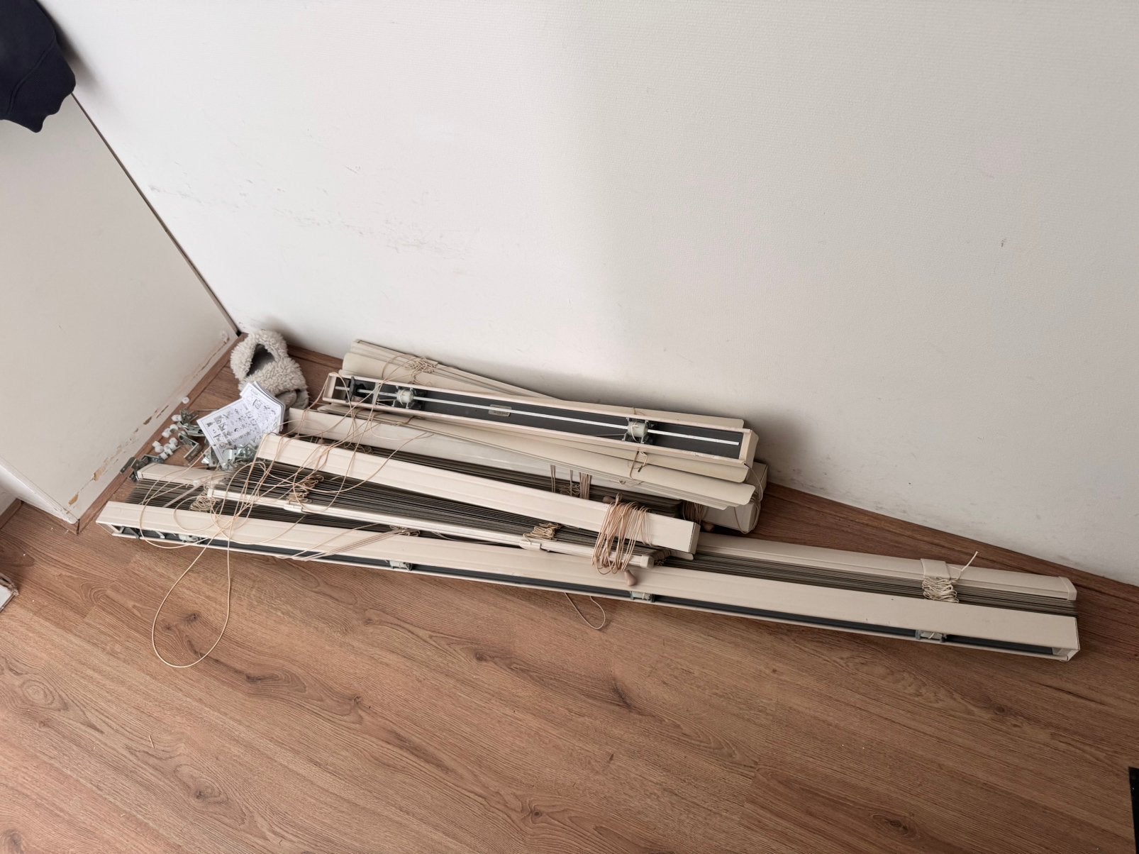 7 Jaloezieën lamellen, Huis en Inrichting, Stoffering | Gordijnen en Lamellen, Ophalen, Gebruikt, 150 tot 200 cm