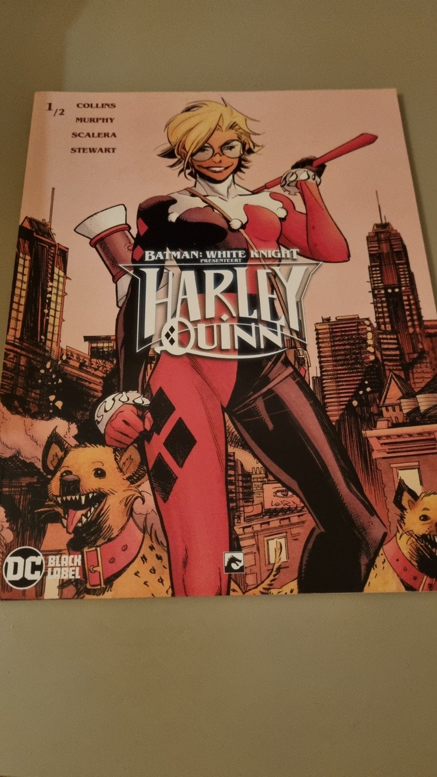Harley Quinn: Complete Serie (2 delen) - Batman White Knight, Complete serie of reeks, Ophalen of Verzenden, Zo goed als nieuw