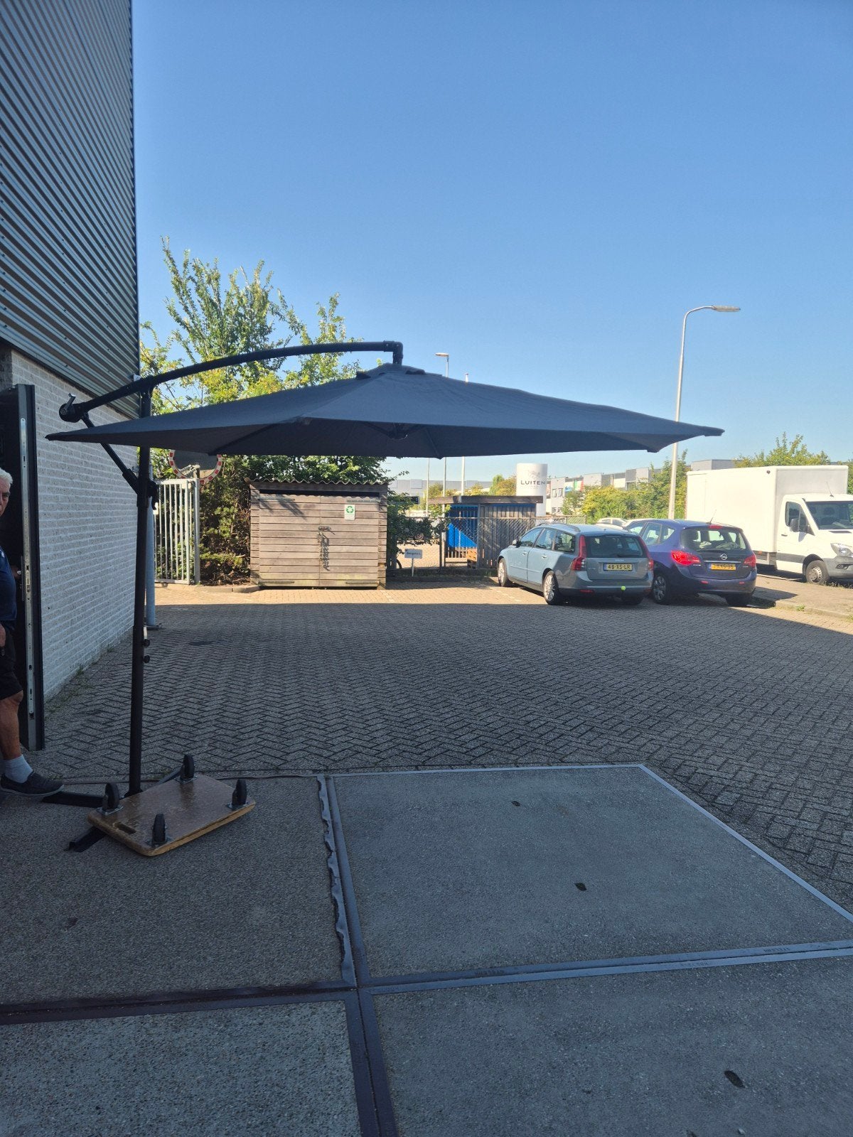 zweefparasol niet gebruikt, Ophalen, Zweefparasol