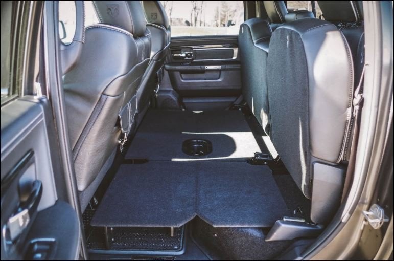 Dodge Ram pickup vlakke vloer panelen 2009-2018, Gebruikt, PO Box 21-8004 | Auburn Hills, MI 48321-8004, Amerikaanse onderdelen