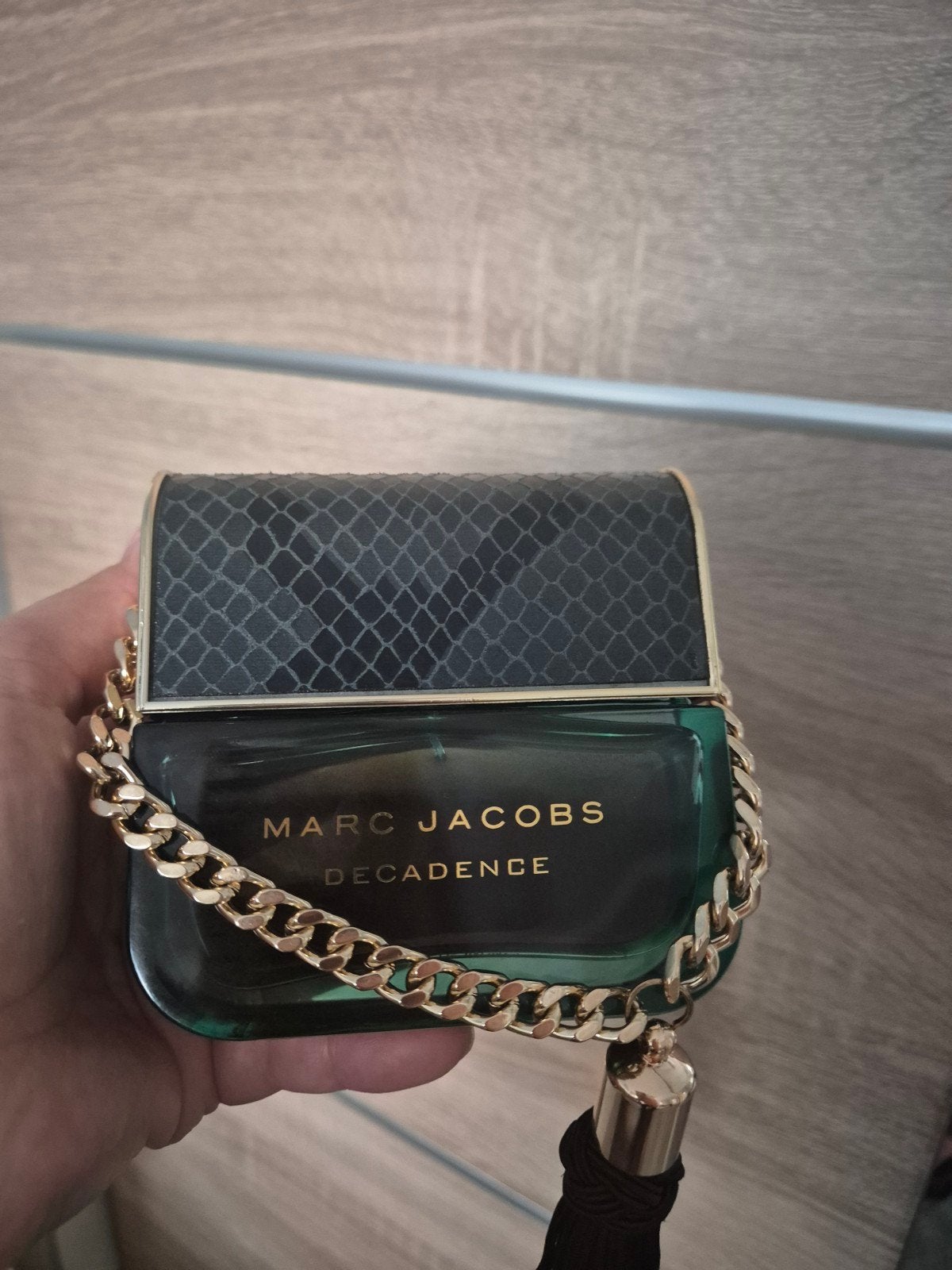 Marc Jacobs Decadence 100ml, Sieraden, Tassen en Uiterlijk, Tassen | Damestassen, Ophalen of Verzenden, Nieuw, Zwart, Schoudertasje