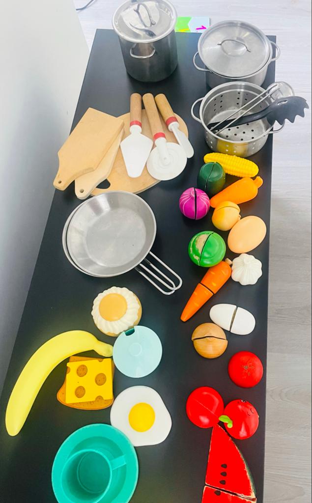 Grote speelgoedkeuken set met potten, pannen en eten