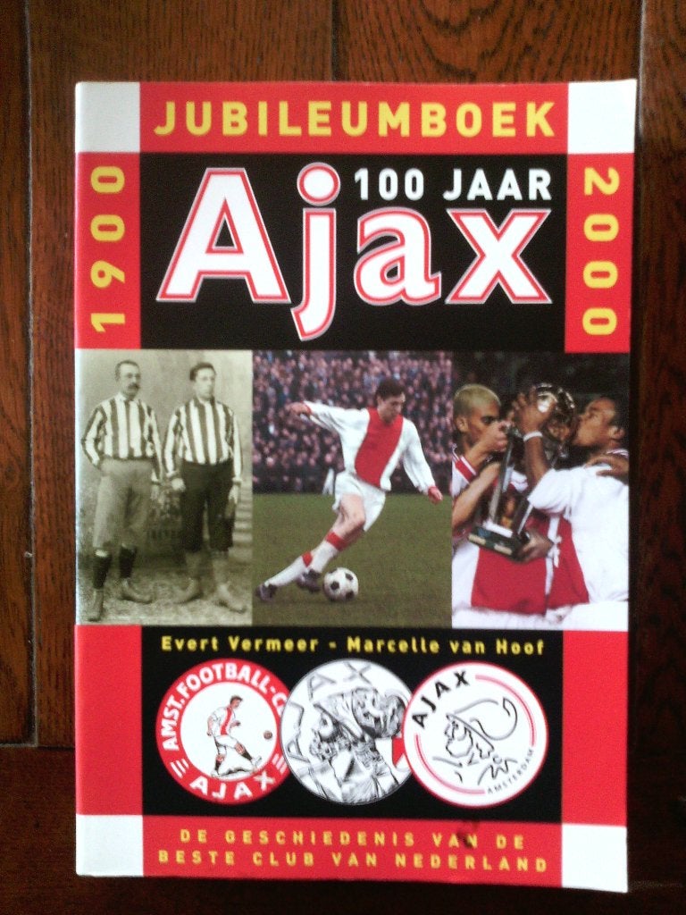 voetbalboek- Jubileumboek 100 jaar Ajax, Ophalen of Verzenden, Gelezen, Balsport