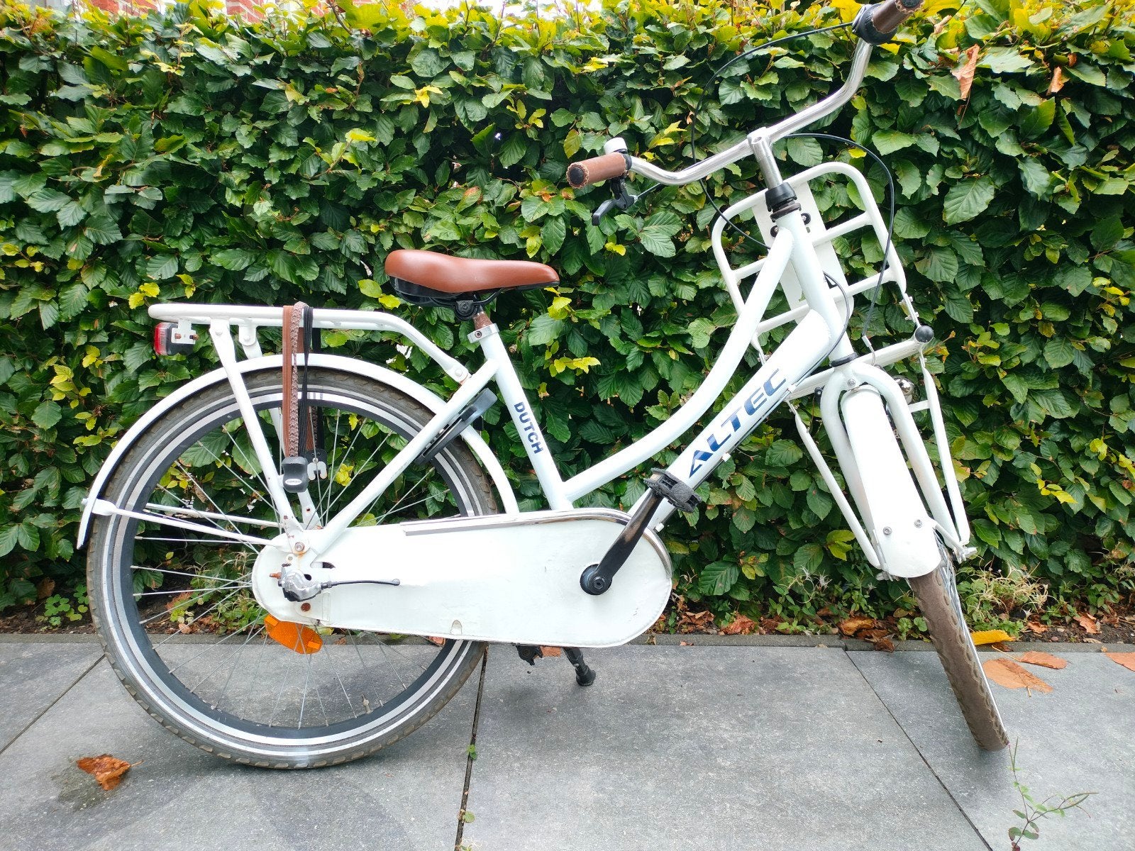 Witte ALTEC 24 inch meidenfiets (incl. werkende verlichting), Ophalen, Terugtraprem, Altec, Handrem
