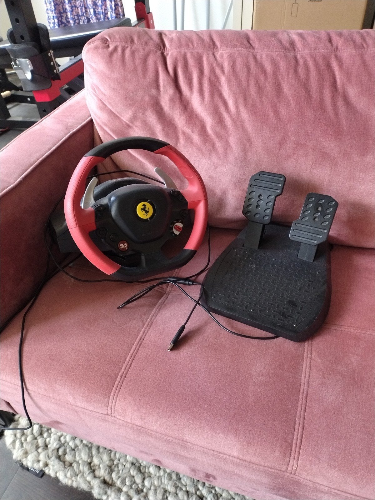 Thrustmaster Ferrari 458 Spider Racing Wheel + Pedalen, Ophalen, Gebruikt, Stuurtje of Sportattribuut, Xbox One