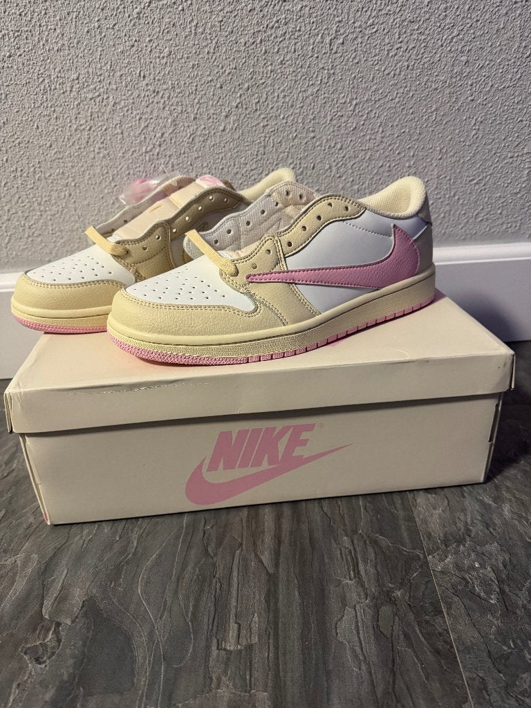 Nike x Travis Scott Shy Pink, Ophalen of Verzenden, Nieuw, Nike travis scott