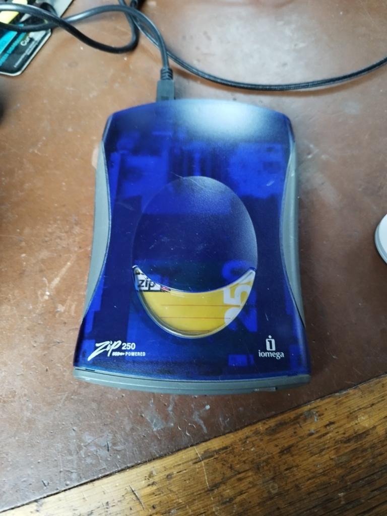 Iomega zip drive usb 250 mb, Ophalen of Verzenden, Overige typen