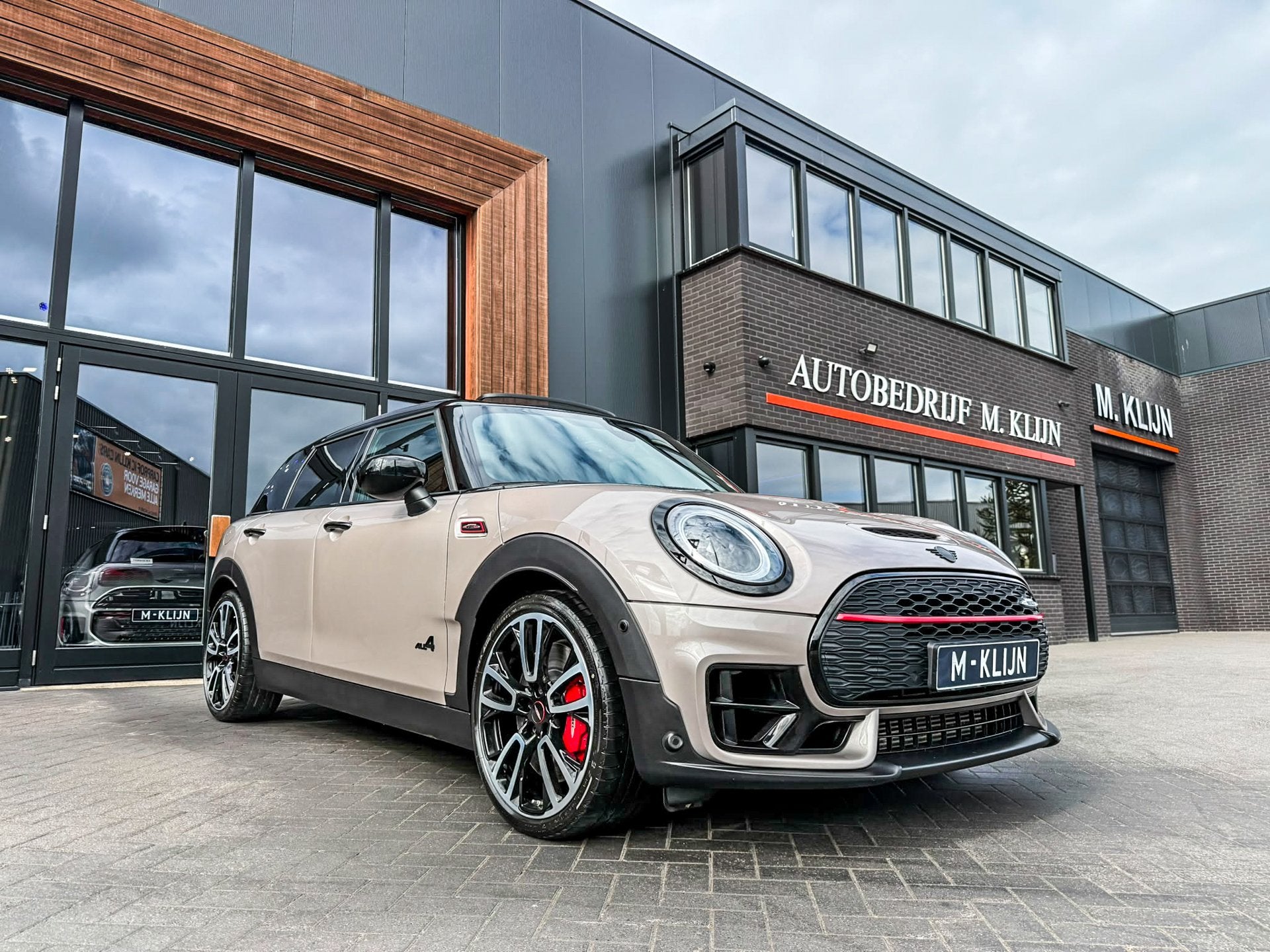 MINI Clubman 2.0 JCW ALL4 John Cooper Works F1 aut 306pk Roo, Auto's, 1998 cc, 4 cilinders, Met garantie (alle), Origineel Nederlands