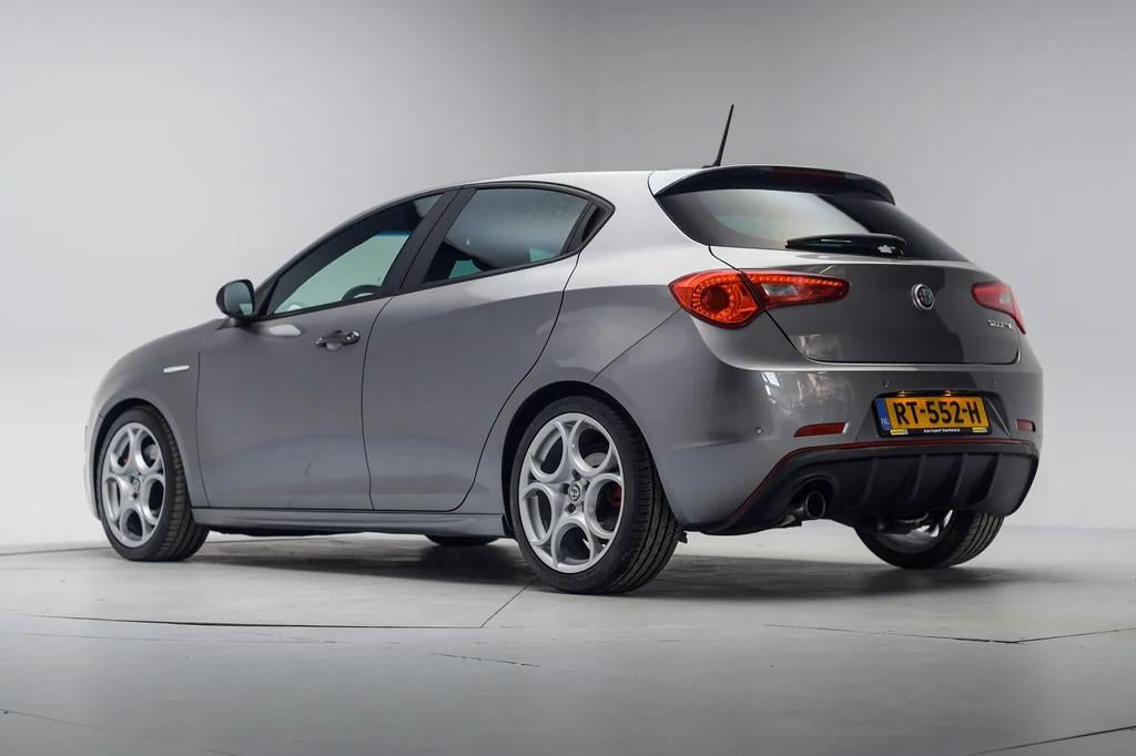 Alfa Romeo Giulietta 1.4 Turbo MultiAir Super Veloce Aut. [, Automaat, 4 cilinders, Bedrijf, Zilver of Grijs