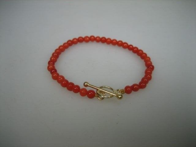 Antieke bloedkoralen baby armbandje 14 krt Kapittelstokje, Sieraden, Tassen en Uiterlijk, Antieke sieraden, Verzenden, Goud, Armband