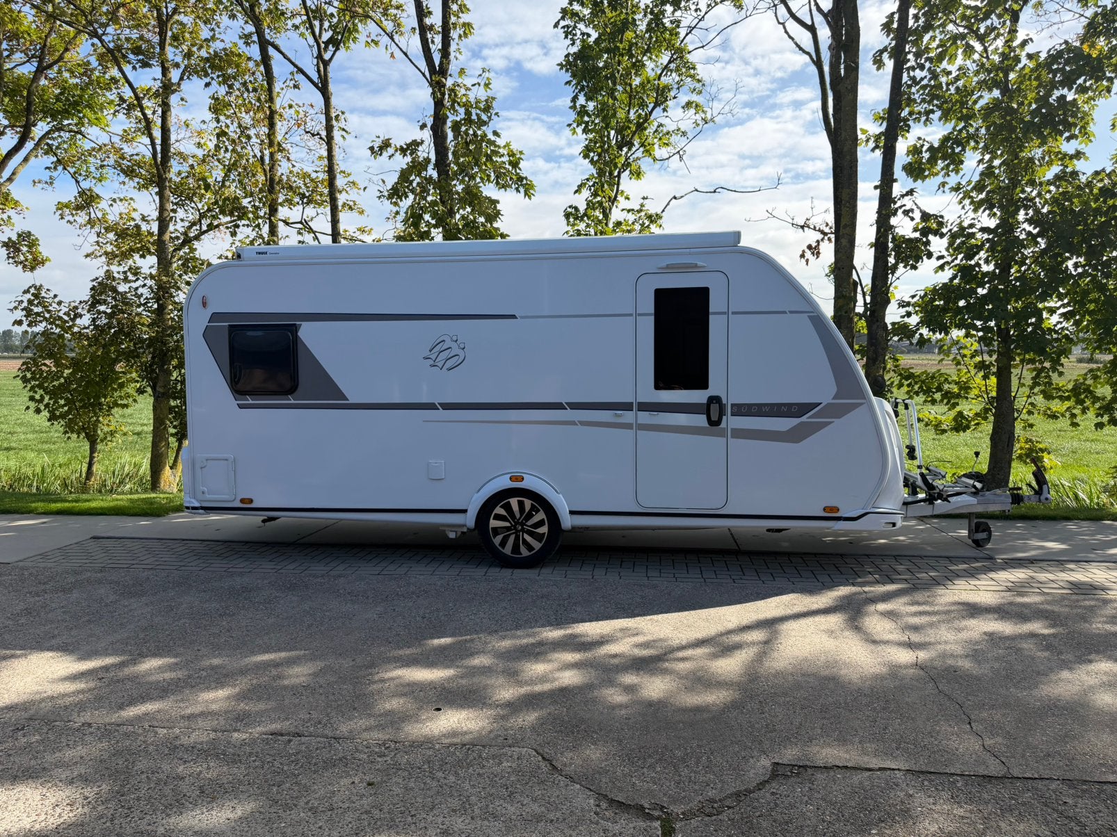 Knaus Sudwind 500 PF 2021 met Airco, Mover en Voortent, Kachel, Frans bed, Treinzit, Particulier