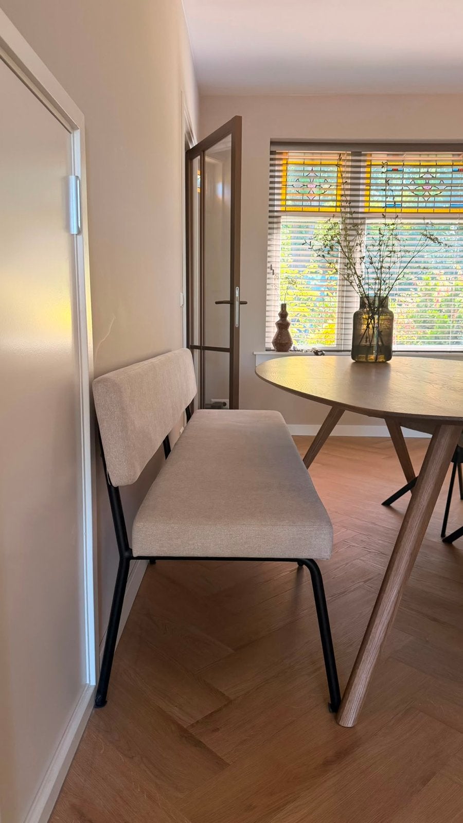 Moderne eetbank - 180 cm breed, beige stof, zwart metalen on, Huis en Inrichting, Minder dan 75 cm, 150 tot 200 cm, Driepersoons