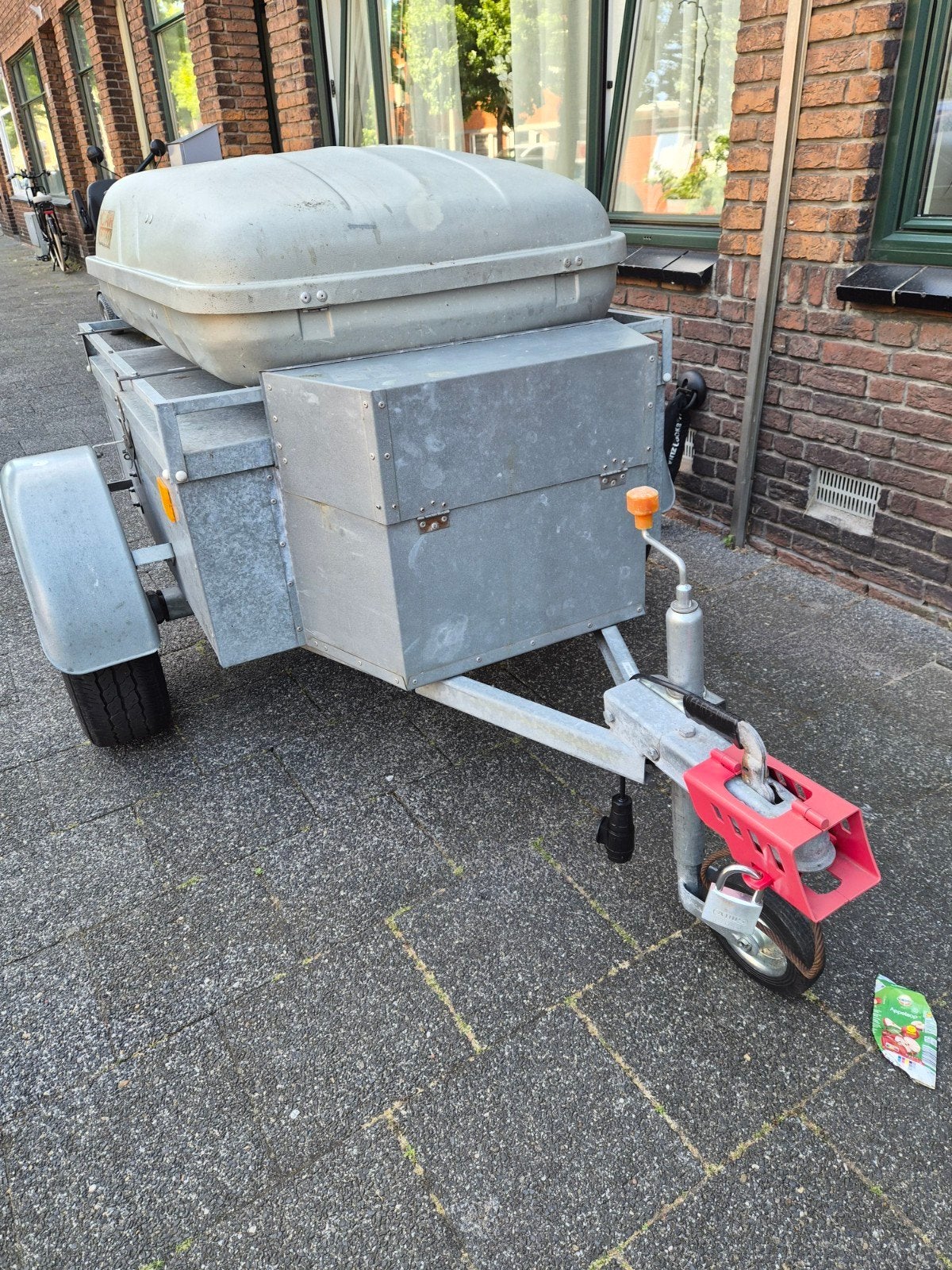 aanhang wagen met dakkoffer, Ophalen