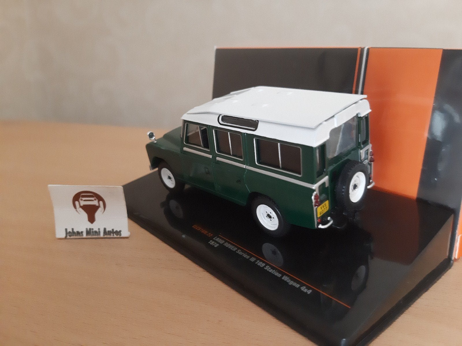 Land Rover Series III 109 1978 Donkergroen/Wit van IXO 1:43, Hobby en Vrije tijd, Modelauto's | 1:43, Overige merken, Auto, IXO