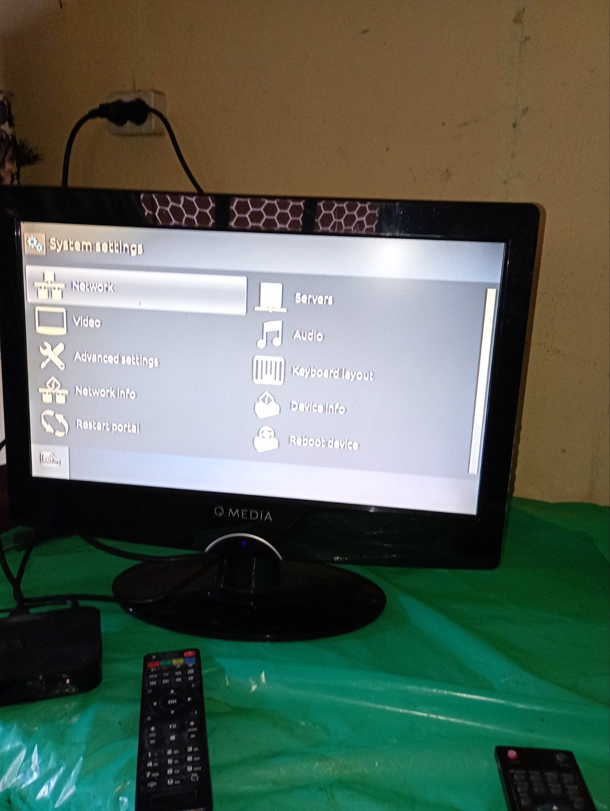 Q.MEDIA TV - Compacte LED TV met afstandsbediening, Audio, Tv en Foto, Televisies, Overige merken, 50 Hz, HD Ready (720p), Ophalen of Verzenden