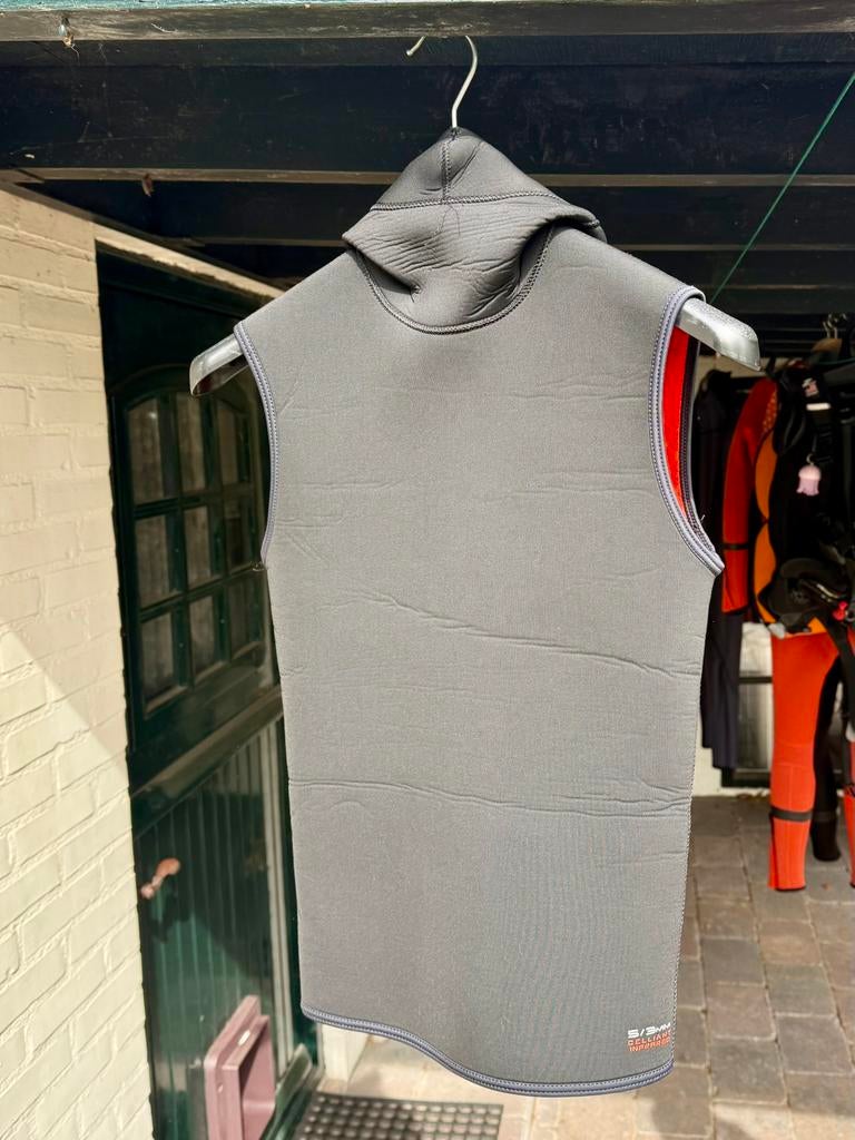 Bare 5/3MM Ultrawarmth Hooded Vest, maat M/M, Watersport en Boten, Ophalen of Verzenden, Zo goed als nieuw, Duikpak