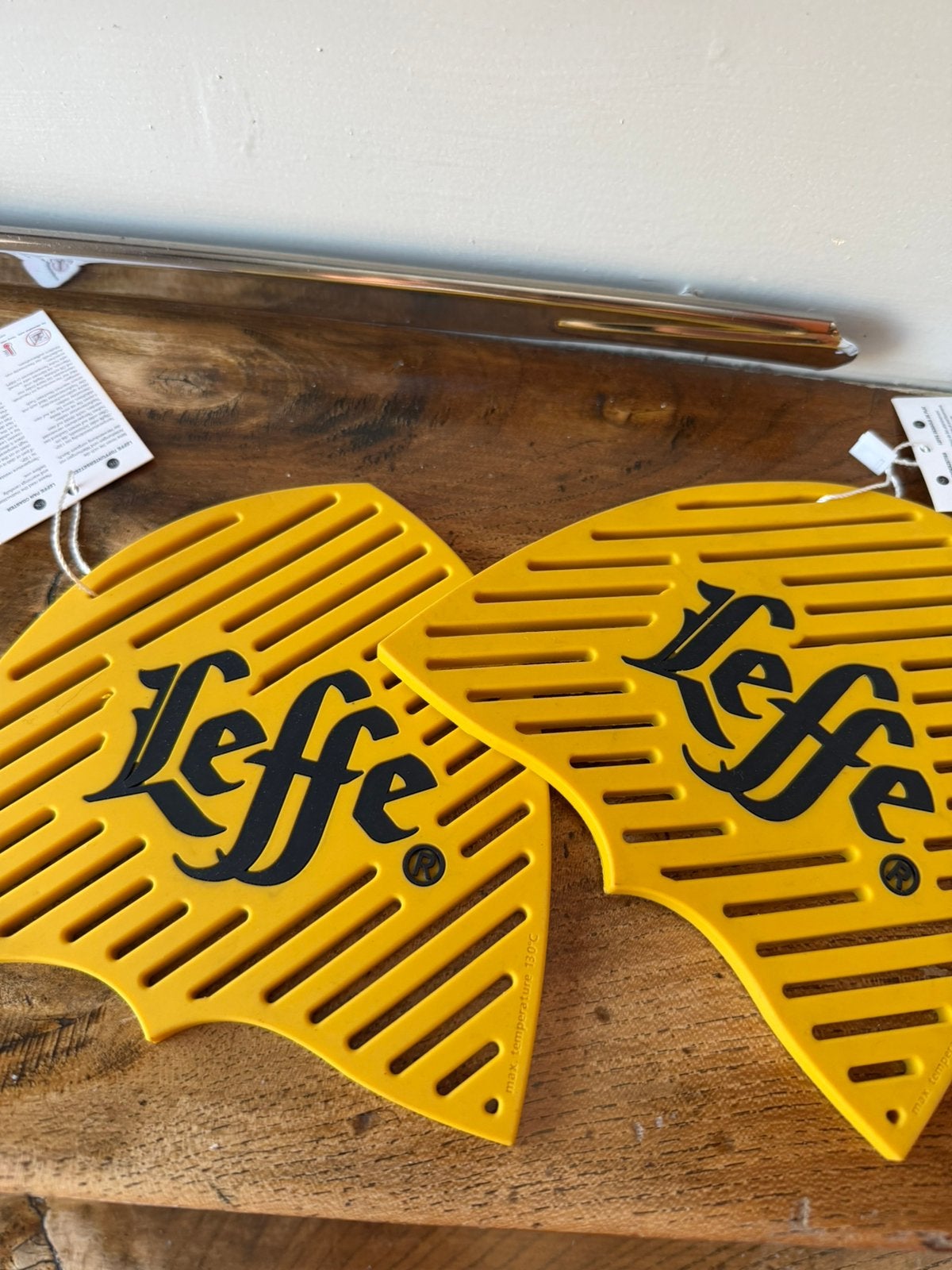2x Leffe pannenonderzetter geel, Ophalen of Verzenden, Nieuw, Overige typen, Leffe