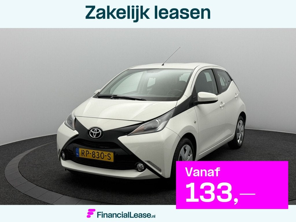 Toyota Aygo 1.0 VVT-i x-play | Cruise Control | Camera | Car, Voorwielaandrijving, Stof, Gebruikt, Wit