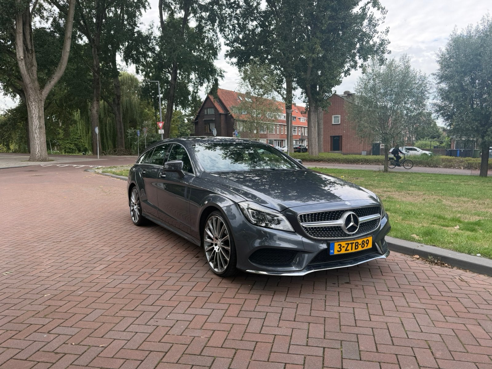 MERCEDES-BENZ CLS 250 BLUETEC SHOOTING BRAKE AMG LINE, Automaat, Achterwielaandrijving, 4 cilinders, Lane Keeping Assist