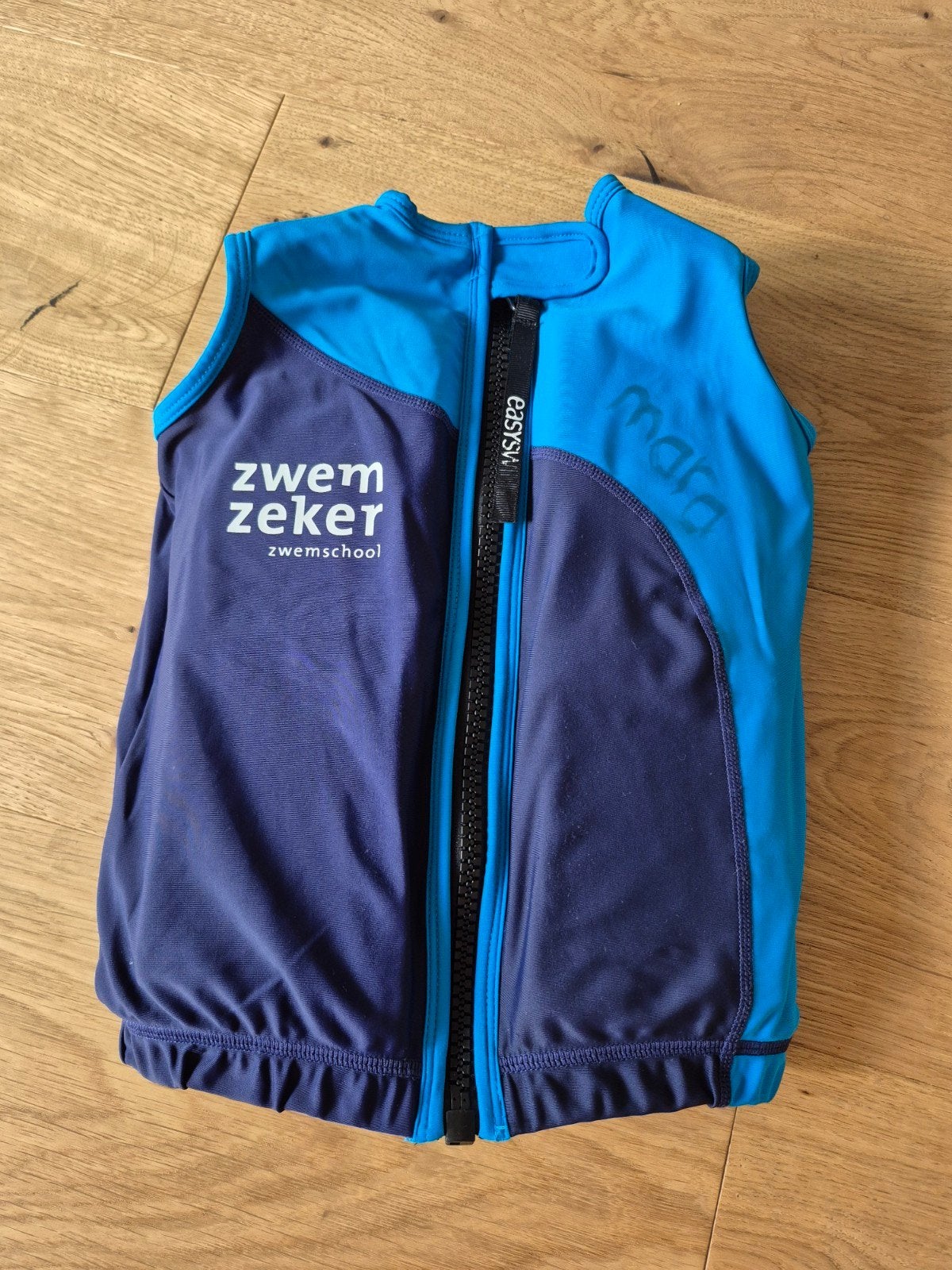 Easy Swim Pro maat M blauw, zo goed als nieuw, Kinderen en Baby's, Kinderkleding | Kinder-zwemkleding, Ophalen, Jongen of Meisje