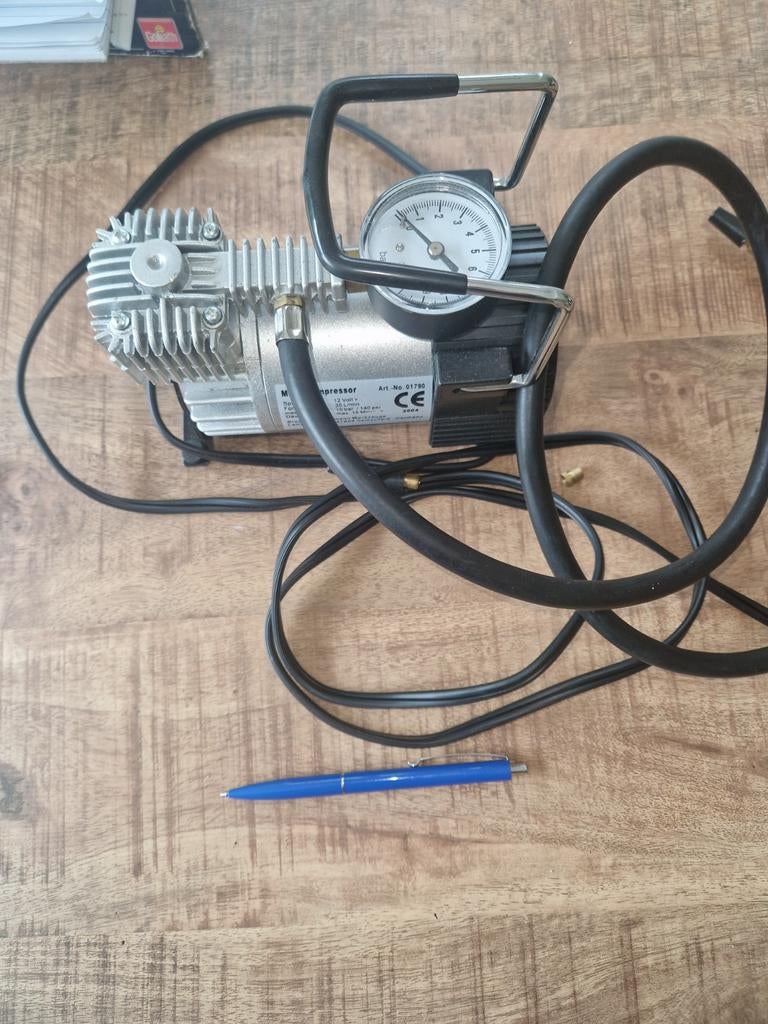 Mini Kompressor 12V in tasje - Brüder Mannesmann, Gebruikt, 6 tot 10 bar, Ophalen of Verzenden, Minder dan 200 liter/min