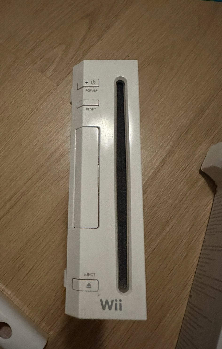 Complete Wii + balance board + mega sport pack + games, Ophalen of Verzenden, Gebruikt, Met 2 controllers, Met games