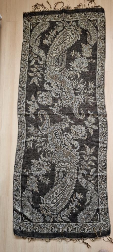 Pashmina sjaal / omslagdoek, Ophalen of Verzenden, Zo goed als nieuw, Maat 46/48 (XL) of groter, Sjaal