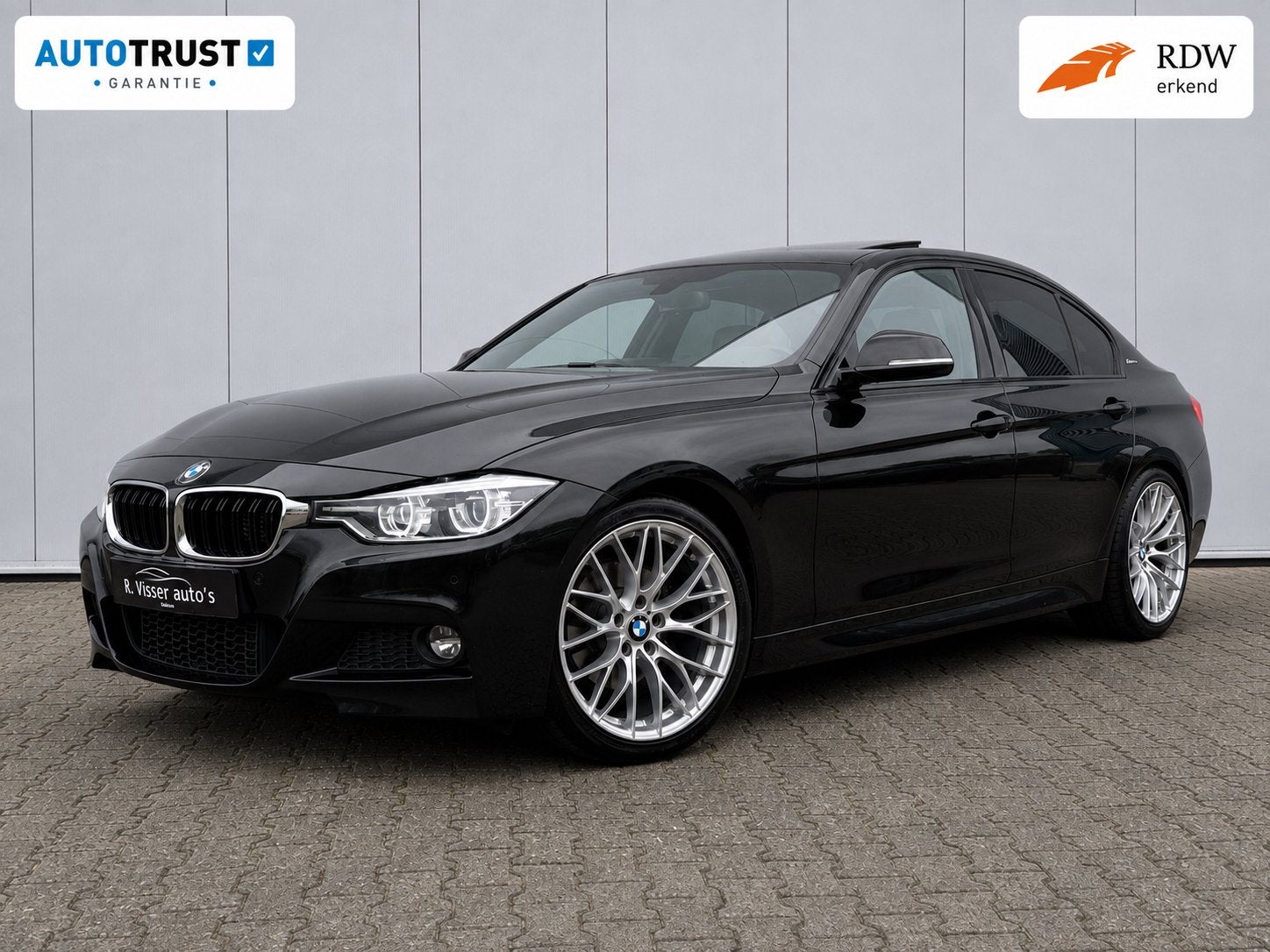 BMW 330e M Sport | 252PK | Pano | Keyless | 99.967KM, Achterwielaandrijving, Zwart, Bedrijf, Hybride Elektrisch/Benzine