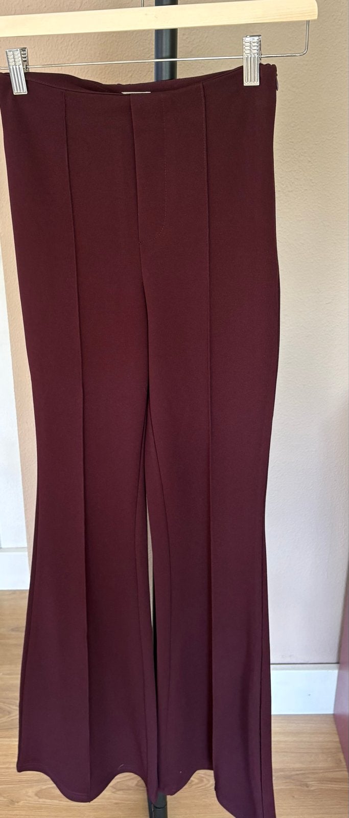IVIVI Bordeauxrode Flared Broek - Maat XS, Ophalen of Verzenden, Zo goed als nieuw, Maat 34 (XS) of kleiner, Lang
