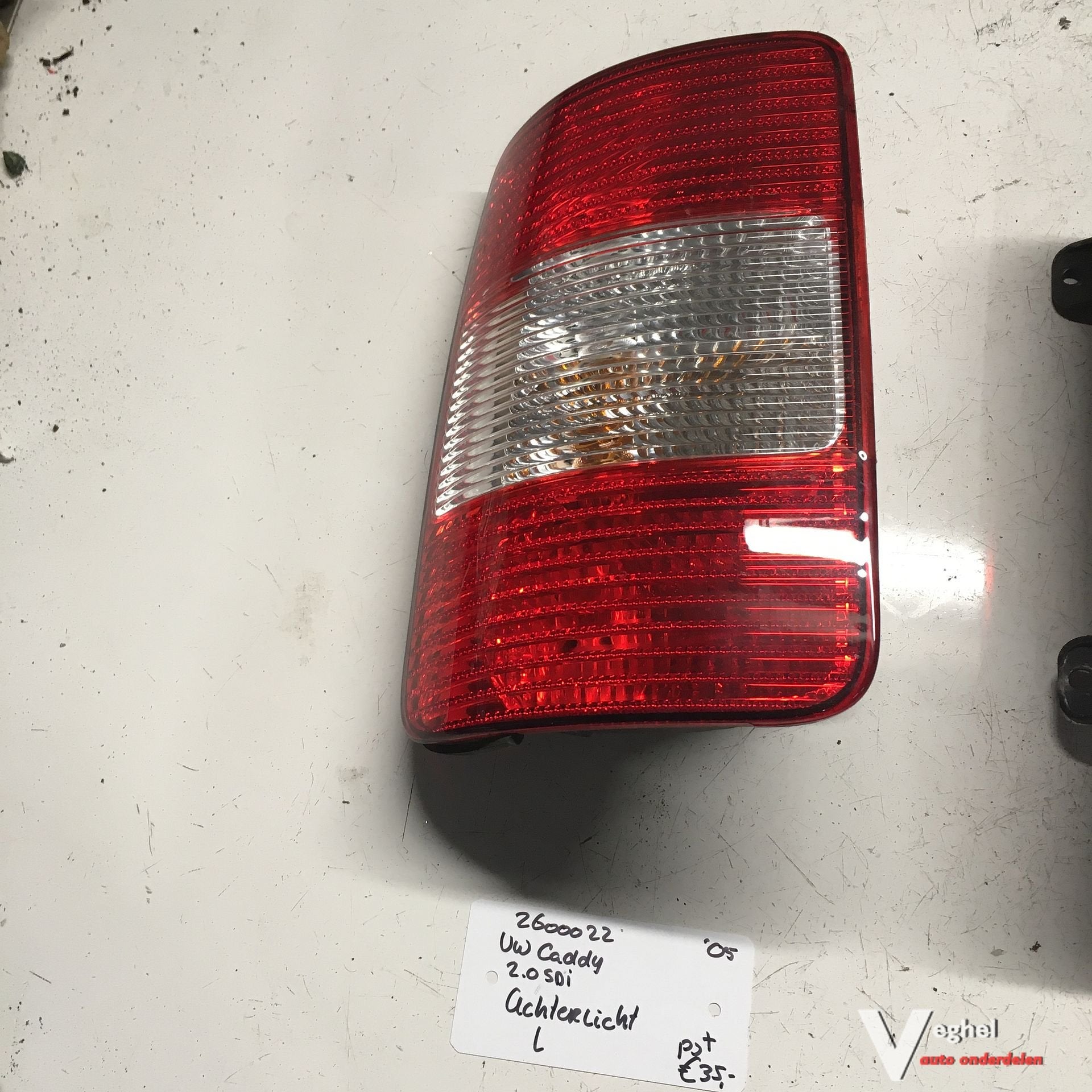 Vw Caddy 2.0 sdi  2005 2600022  Achterlicht Links of Rechts
