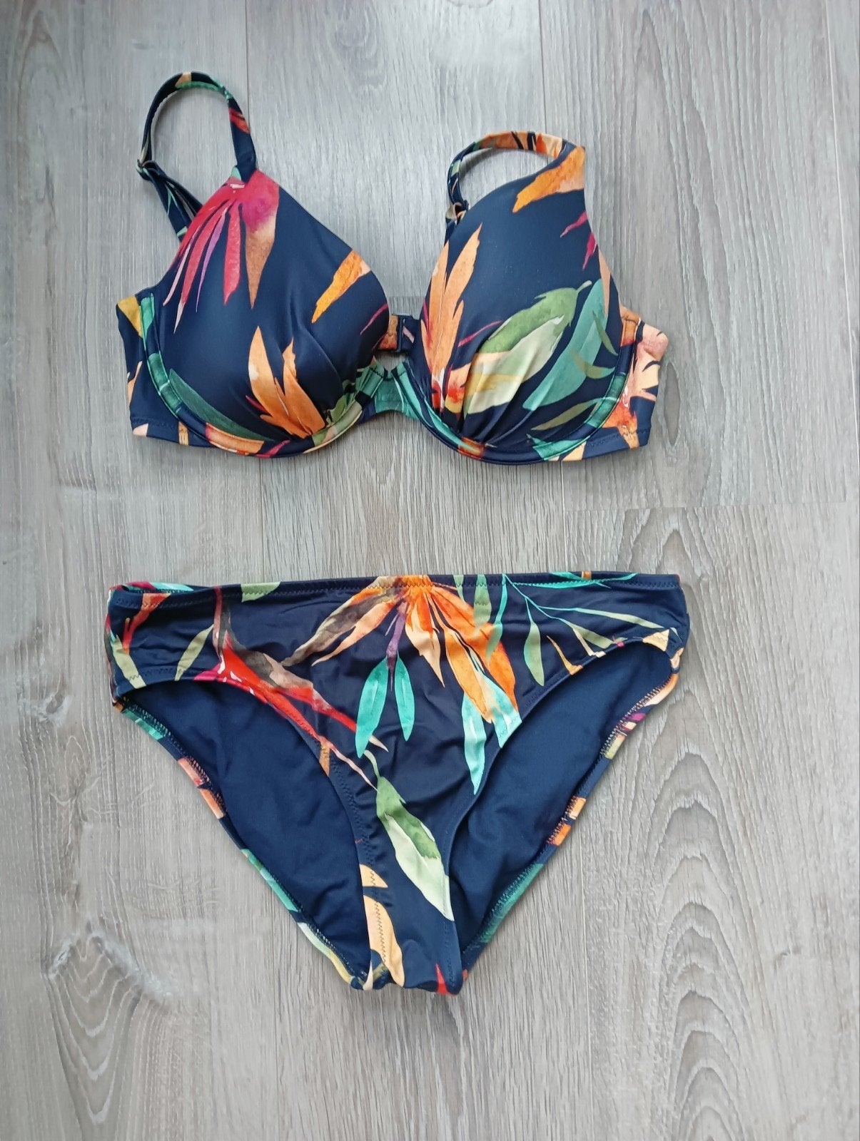 Bikini donkerblauw gebloemd mt 80C/38, Blauw, Ophalen of Verzenden, Bikini, Gedragen