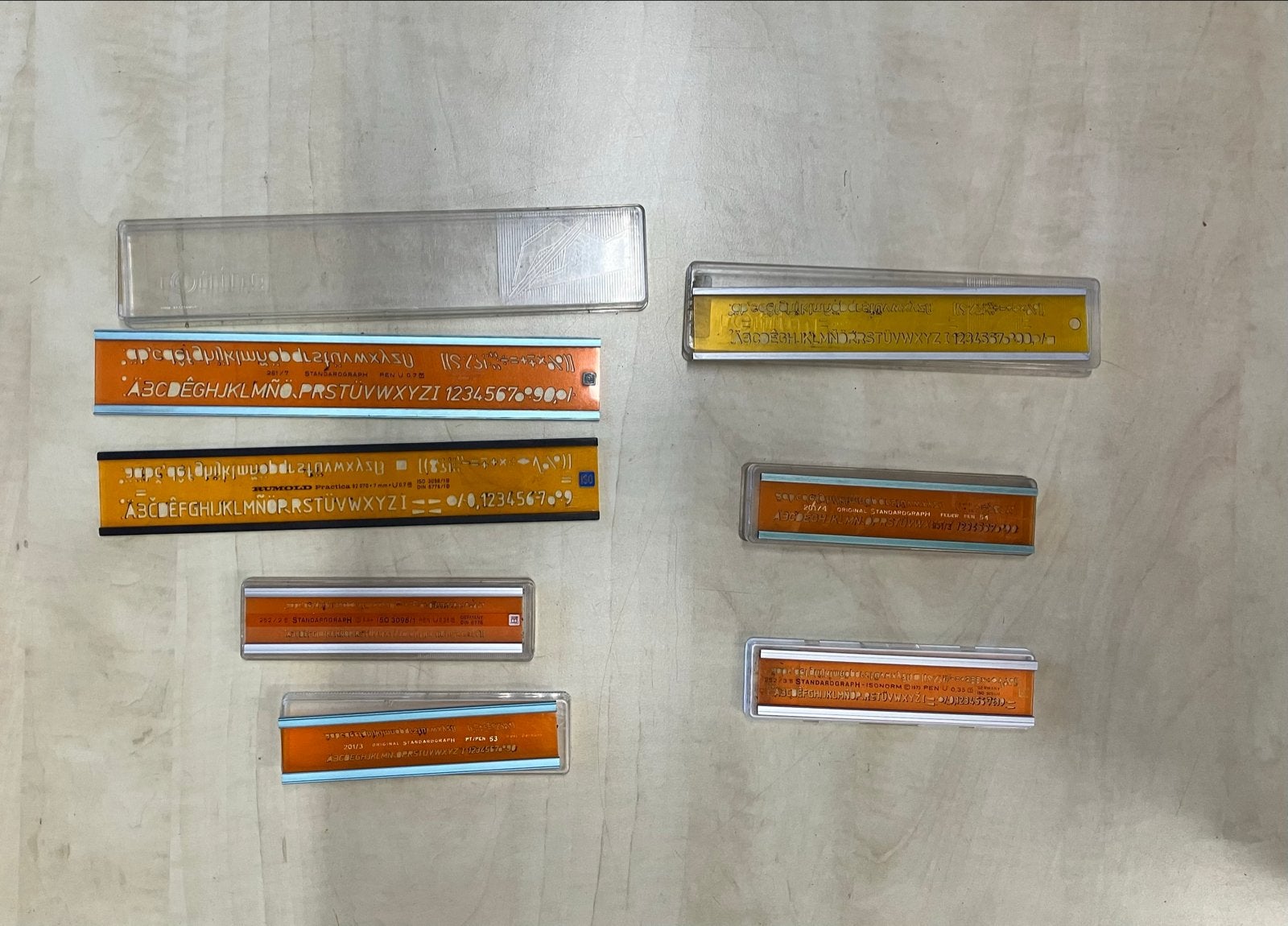Set van 7 tekensjablonen voor letters en cijfers, Doe-het-zelf en Verbouw, Ophalen of Verzenden, Gebruikt