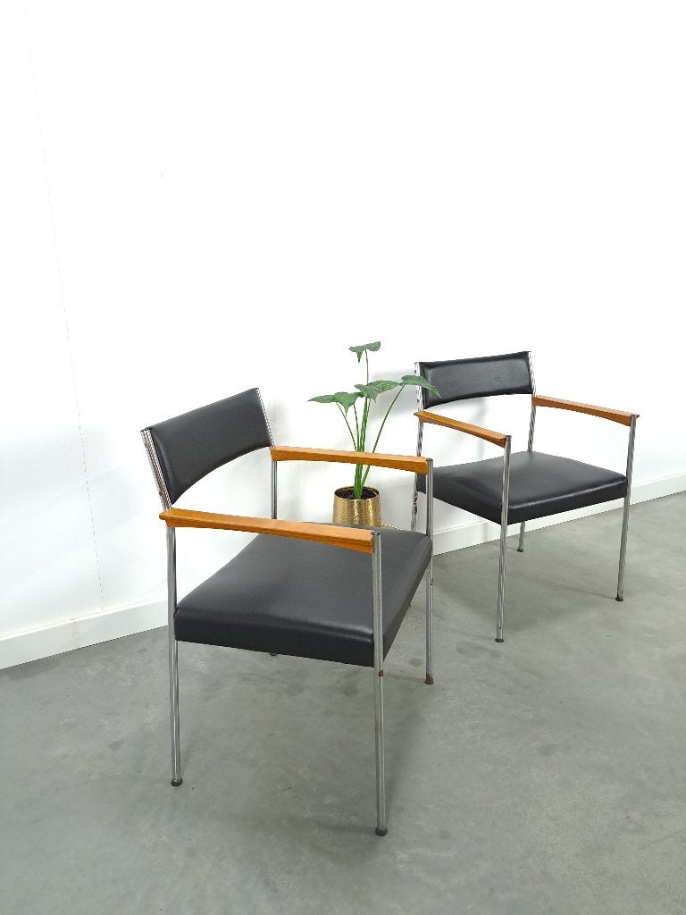 Stoelen DDR met chromen onderstel en zwarte bekleding, Ophalen, Gebruikt, Twee, Zwart