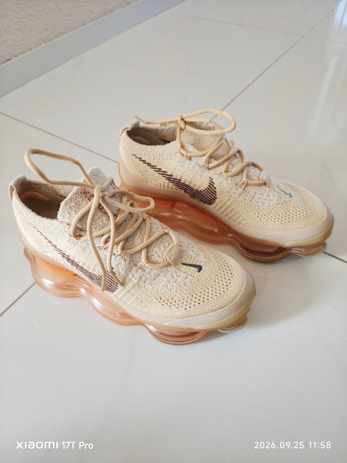 Nike Sneakers - nieuw, Kleding | Dames, Beige, Nieuw, Ophalen of Verzenden, Sneakers of Gympen