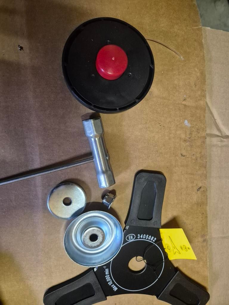 Mes draadspoel harnas / draagriem bosmaaier Einhell  ++, Tuin en Terras, Bosmaaiers, Ophalen, Nieuw, Accu, Einhell
