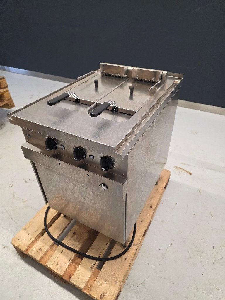 MKN dubbele friteuse electrisch, 4 liter of meer, Ophalen, Gebruikt
