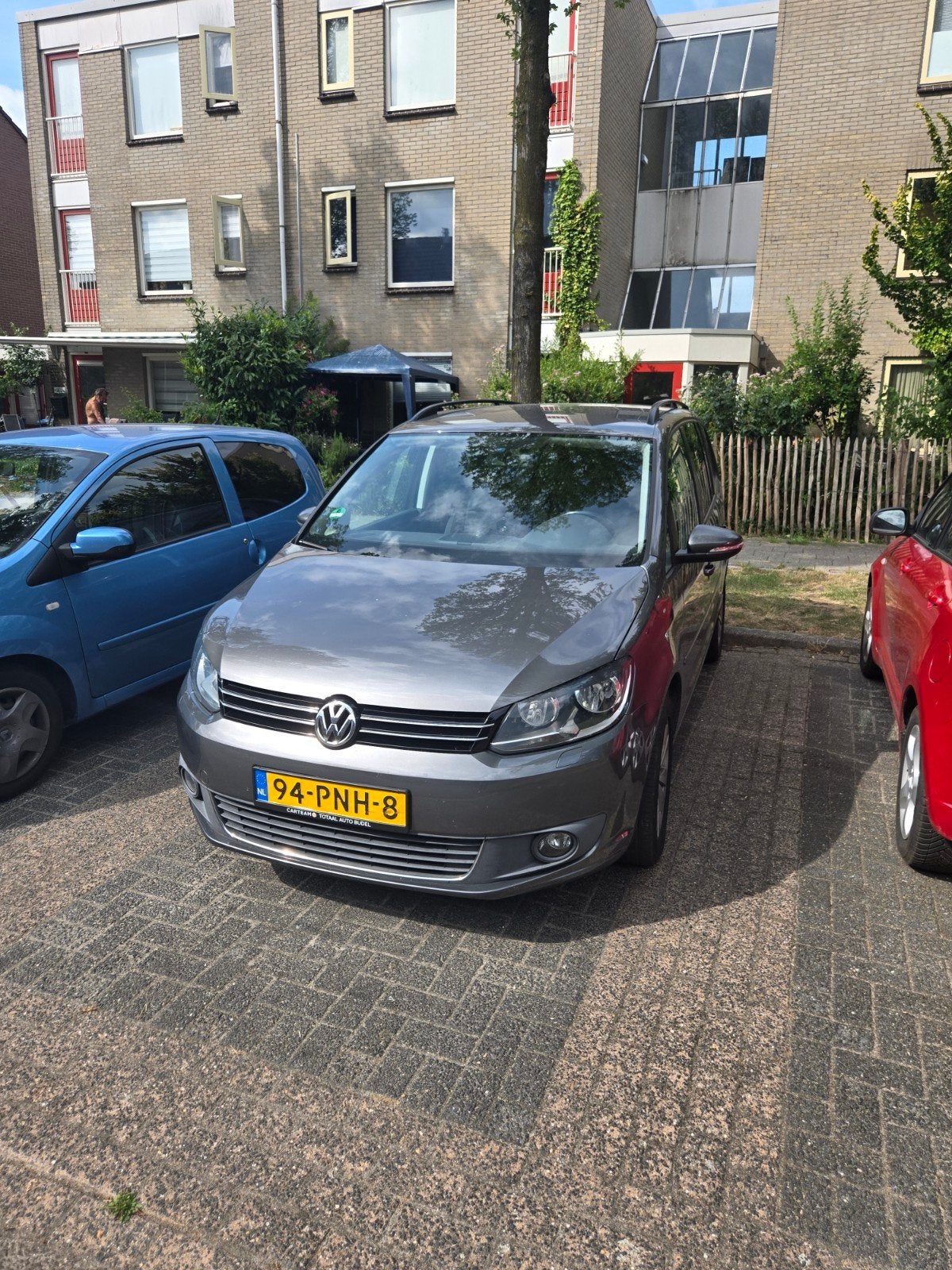 Volkswagen Touran 1.2 TSI 77KW BMT 2011 Grijs, Auto's, Volkswagen, 730 kg, 4 cilinders, Origineel Nederlands, 75 €/maand