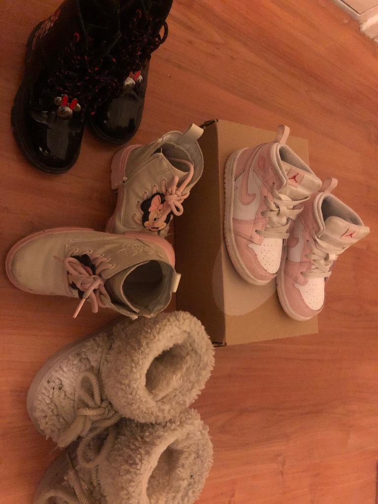 Jordan Nike roze meisjes schoenen, Kinderen en Baby's, Kinderkleding | Maat 104, Overige typen, Meisje, Ophalen of Verzenden, Zo goed als nieuw