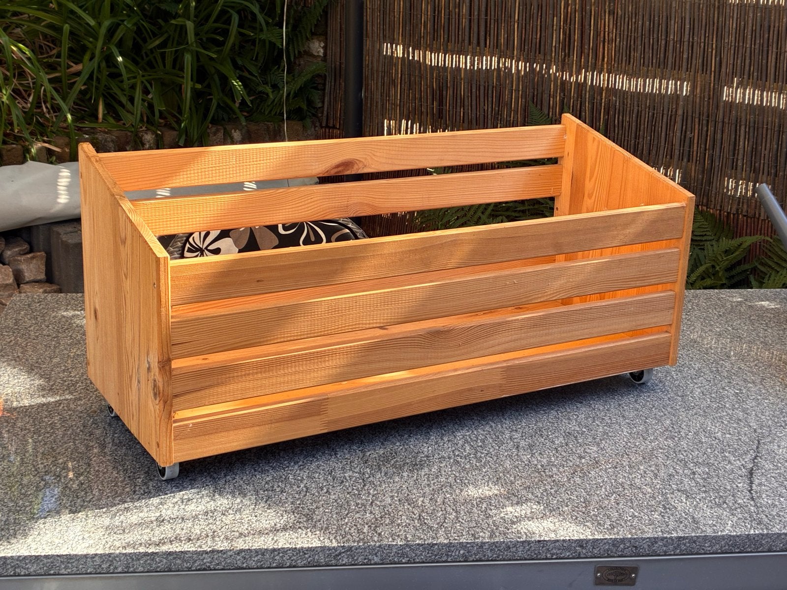 IKEA IVAR | grenen opbergbak op wielen, 78x30 cm, Ophalen, Hout, Beige, Zo goed als nieuw