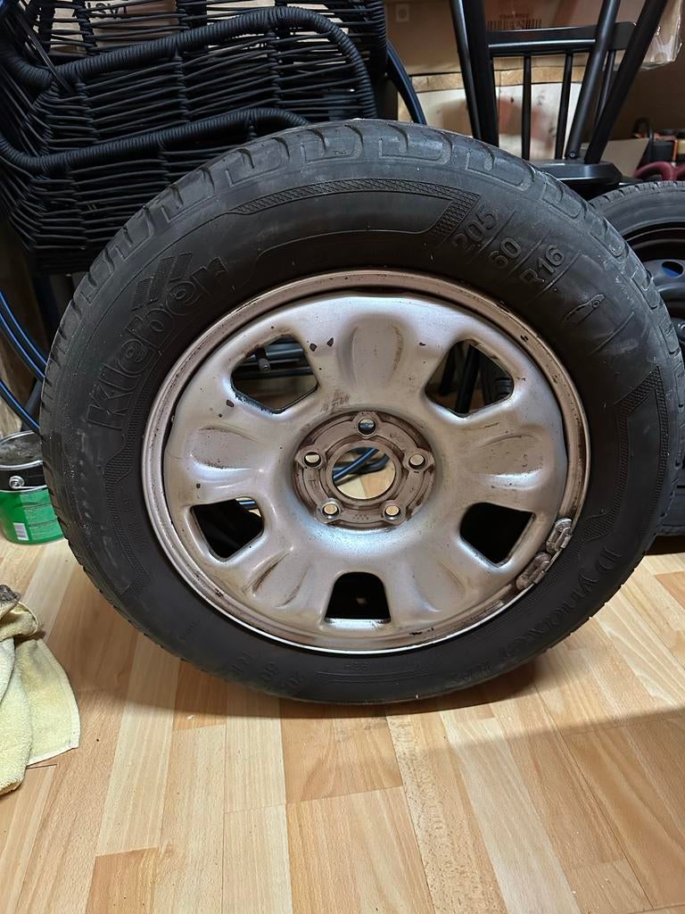 4 velgen met banden voor Dacia Duster (2010-2018), Ophalen, Gebruikt, 16 inch, Banden en Velgen