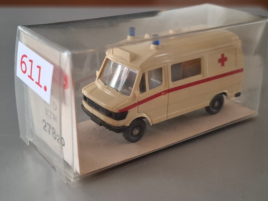 1:87 ambulance Mercedes 207D Rode Kruis Wiking OVP € 4, Verzenden, Zo goed als nieuw, Auto, Wiking